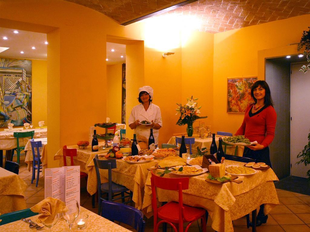 Albergo Ristorante Corsini Pavullo nel Frignano Zewnętrze zdjęcie