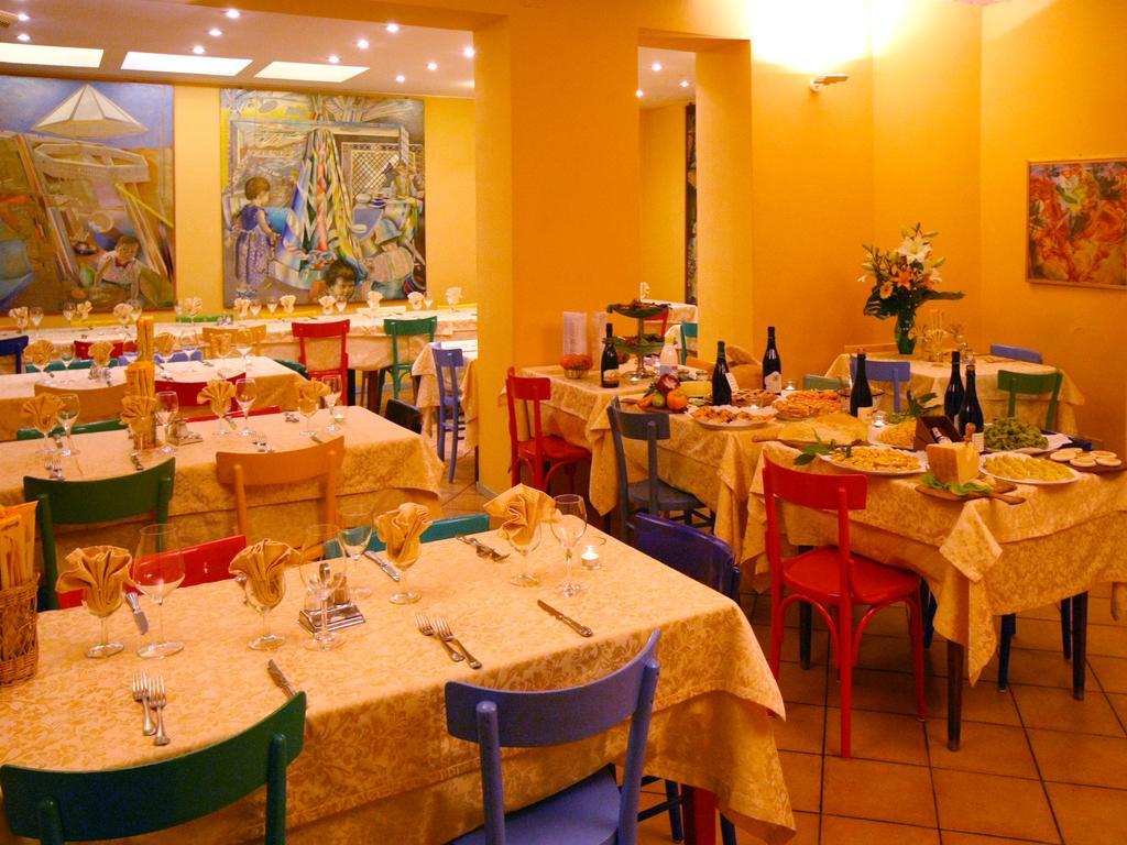 Albergo Ristorante Corsini Pavullo nel Frignano Zewnętrze zdjęcie